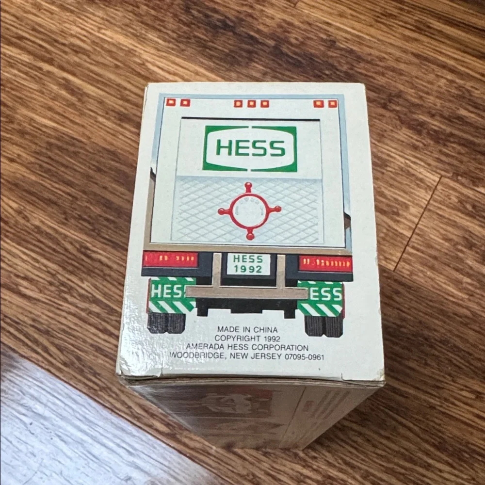 Vintage Hess 1992 18 Wheeler and Racer collectible toy new in box